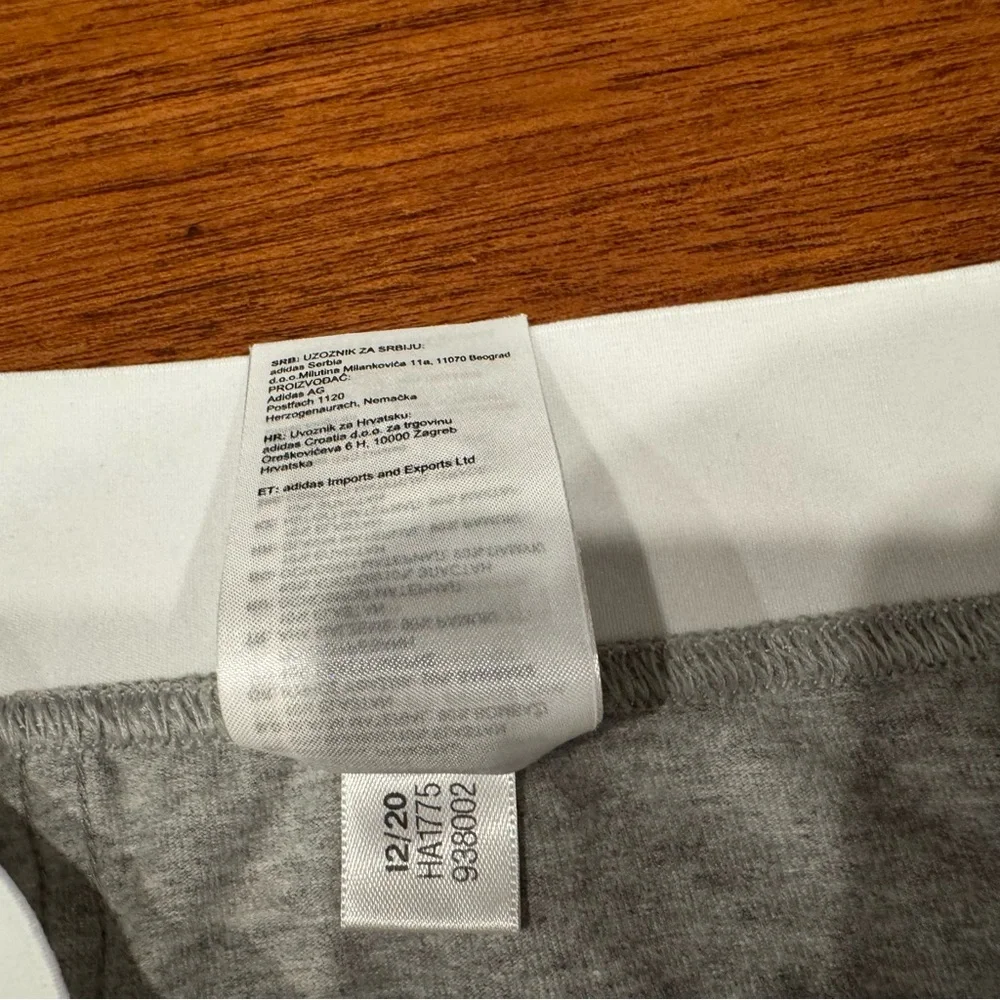 NWT Adidas Women's Biker Shorts Must Haves 3-Stripe Short Tights‎ Grey Medium